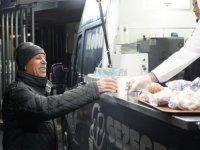 KARTAL BELEDİYESİ'NDEN VATANDAŞLARA SICAK ÇORBA İKRAMI