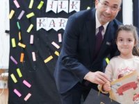 BAŞKAN AHMET CİN, ÖĞRENCİLERİN KARNE SEVİNCİNE ORTAK OLDU