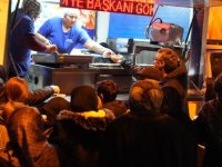 KARTAL BELEDİYESİ'NDEN MİRAÇ KANDİLİ DOLAYISIYLA VATANDAŞLARA LOKMA İKRAMI