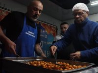 KARTAL BELEDİYESİ'NDEN BERAT KANDİLİ'NDE VATANDAŞLARA LOKMA İKRAMI