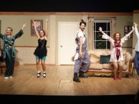 KARTAL'DA KAHKAHALARLA DOLU BİR TİYATRO AKŞAMI