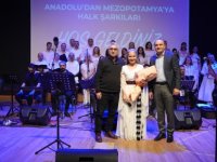 KARTAL BELEDİYESİ ETNİK MÜZİK KOROSU PERFORMANSIYLA BÜYÜLEDİ