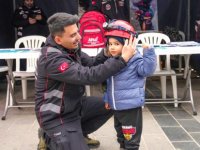 ÜMRANİYE’DE DEPREM BİLİNCİ İÇİN SİMÜLASYON TIRI VATANDAŞLARLA BULUŞTU