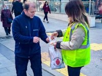 ÜMRANİYE BELEDİYESİ’NDEN İFTARA YOLDA YAKALANAN VATANDAŞLARA İFTARİYELİK DESTEĞİ