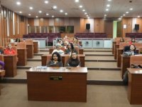 KARTAL BELEDİYESİ'NDEN KADIN İSTİHDAMINDA ENGELLERİ AŞAN EĞİTİM:''CAM TAVAN SENDROMU''