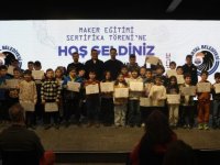MAKİNA HANGAR'DA MAKER EĞİTİMİ GURURU:GENÇ YETENEKLER SERTİFİKALARINA KAVUŞTU