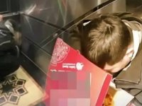 DÜZCE'DE SİPARİŞ SKANDALI: HEM PİZZAYI YEDİ HEM DE ASANSÖRÜ KİRLETTİ