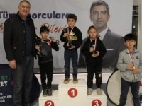 KARTAL'DA 23 NİSAN ÇOŞKUSU SATRANÇ TURNUVASI İLE BAŞLADI