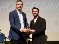 KE DERGİSİ 7. YILINI ''ONUR VE EMEK'' ÖDÜLLERİYLE TAÇLANDIRDI