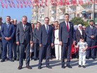 KARTAL MEYDANI'NDA 19 MAYIS COŞKUSU ÇELENK SUNUMU İLE BAŞLADI
