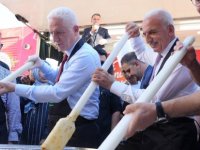 20 BİN KİŞİYE DEV KAZANLARDA PİŞEN AŞURE İKRAM EDİLDİ