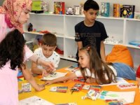 ÜMRANİYE’DE ÇOCUKLAR ÖĞRENİRKEN ANNELER DE ÜRETTİ