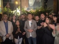 CHP İSTANBUL İL BİNASINDA PANKART KRİZİ:ÇEVİK KUVVET MAKAM KATINA GİRDİ
