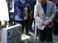 BAŞKAN YILDIRIM, 15 TEMMUZ ŞEHİTLERİNİ KABİRLERİ BAŞINDA YÂD ETTİ