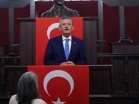 YENİ PARTİ'DE TARİHİ ZİRVE: ÖZGÜR ÖZEL OY BİRLİĞİYLE GENEL BAŞKAN SEÇİLDİ