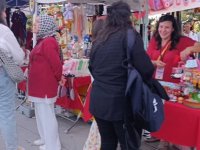 KARTAL'DA KADIN EMEĞİ PAZARINA YOĞUN İLGİ