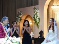 SİYASET VE SPOR DÜNYASINI BULUŞTURAN DÜĞÜN:SÜLEYMAN TURAN'IN YEĞENİ ÖMER TURAN PINAR ALTIPARMAK İLE DÜNYAEVİNE GİRDİ
