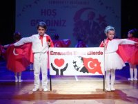 KARTAL'DA KREŞLİ MİNİKLERDEN CUMHURİYET COŞKUSU