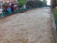 Köy Yolları Kapandı Kurtarma Çalışmaları Devam Ediyor