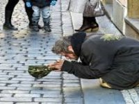DİLENCİLERDEN İŞGAL HARCI ALINACAK