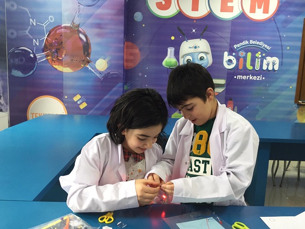 5e255edfba1ed-bilim-merkezi.jpg