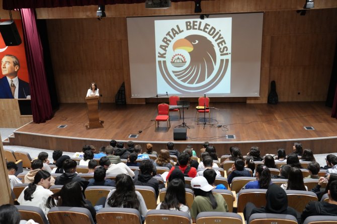 kartal-belediyesinden-ogrencilere-lgs-motivasyon-semineri-ve-muzikli-surpriz-3-001.jpg