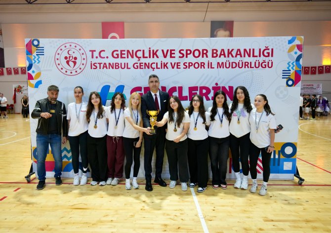 kartalda-19-mayis-coskusu-spor-muzik-ve-genclikle-bulustu-18.jpeg