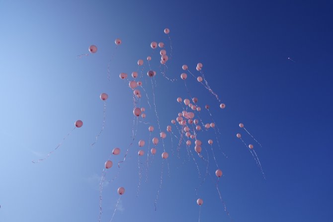 kartalda-pembe-balonlar-umut-icin-yukseldi-6.jpeg