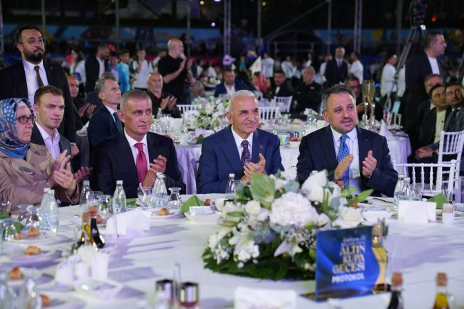 m-altin-kupa-ana-7.jpg