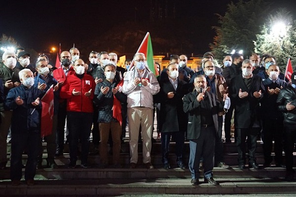 turkiye-nin-bircok-ilinde-israil-i-protesto-etmek-icin-sokaga-cikildi-kisitlamaya-ragmen-araclarla-konvoy-yapildi-874406-1.jpg