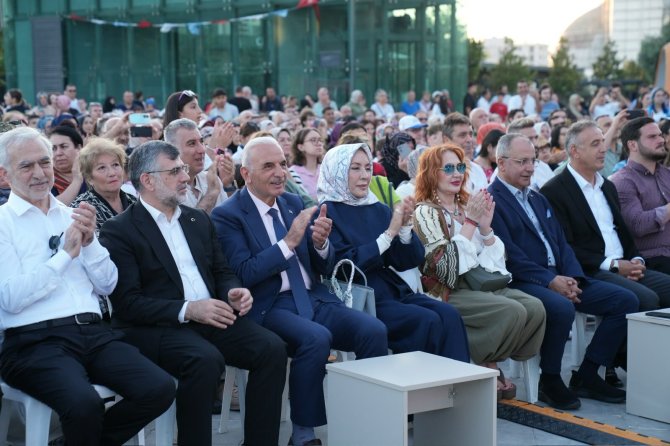 um-ana-foto.jpg