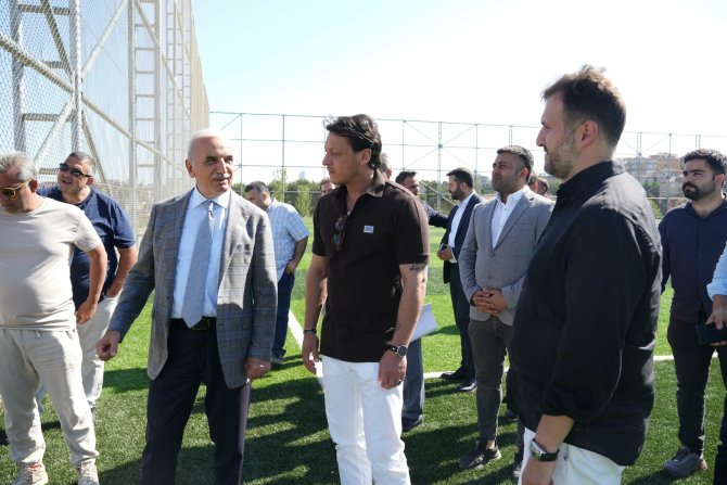 umraniye-mesut-ozil-2.jpeg